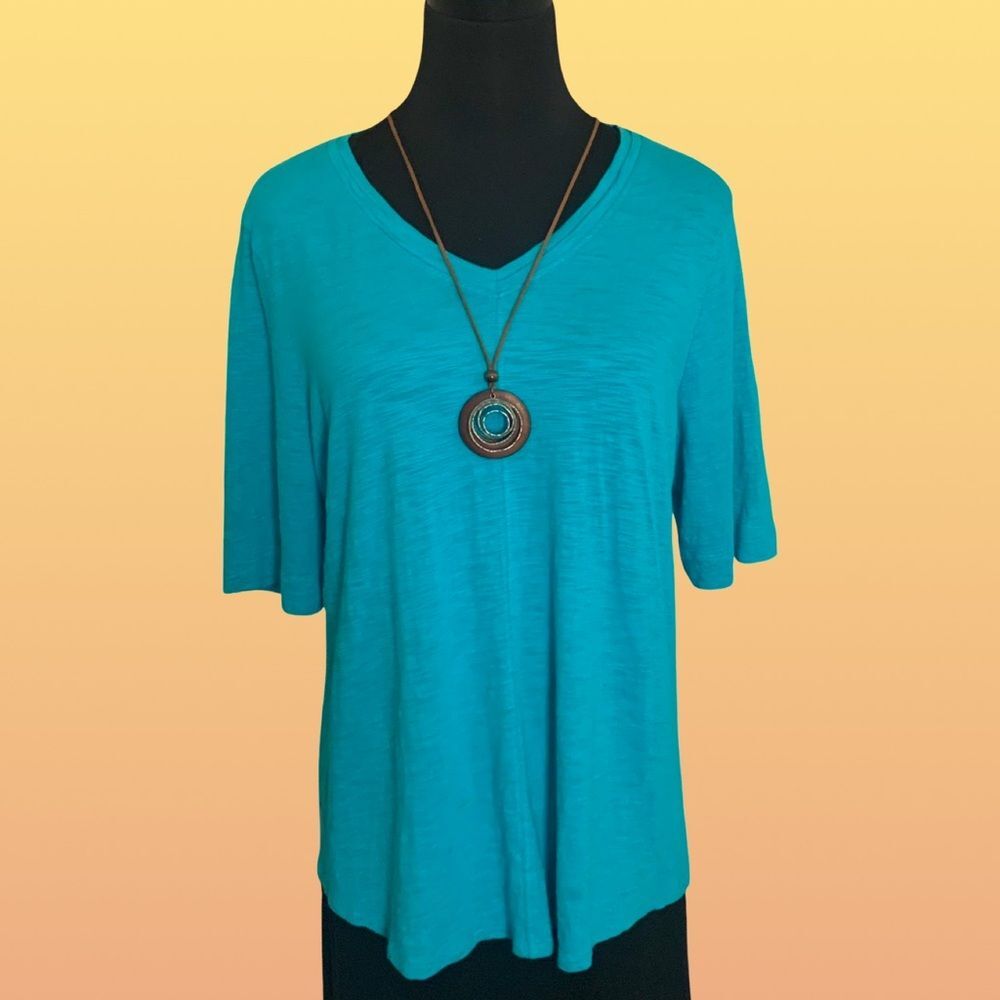 Chicos Top V-Neck Colorful Nice Size Medium